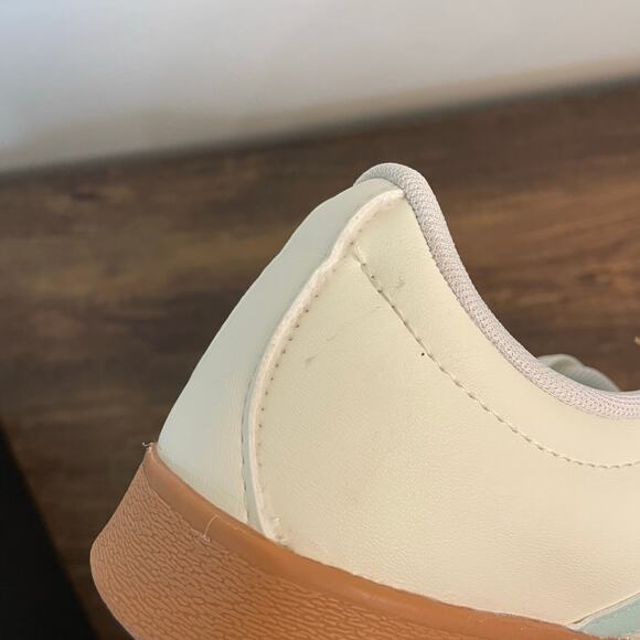 Adidas VL Court Base Womens Sneakers Size 7 White Light Blue Gum Sole JI1767 New - Picture 9 of 11